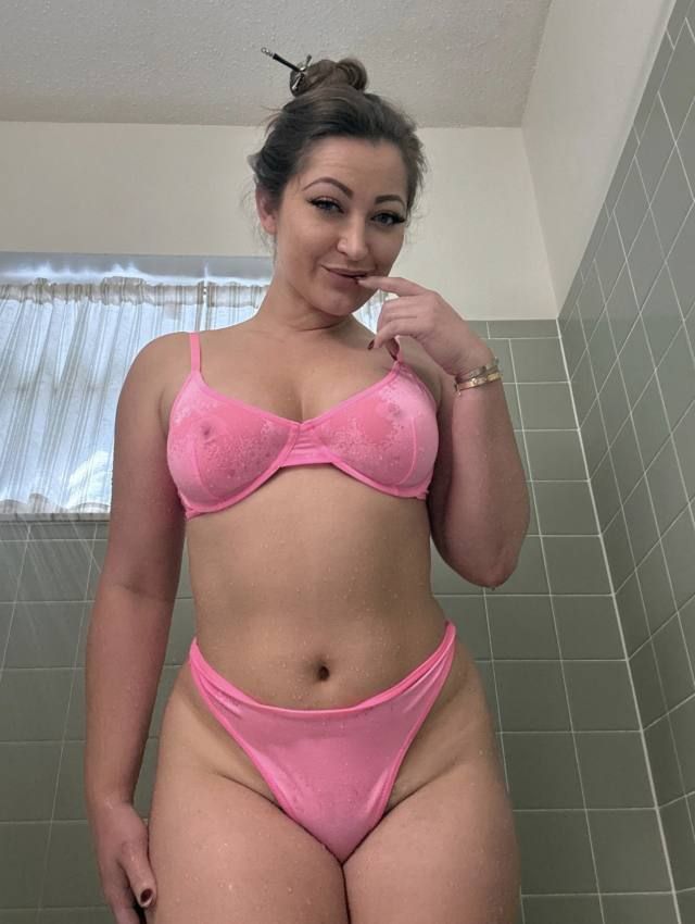NO PAYMENT REQUIRED- SEXY SINGLE MOM AVAILABLE FOR MEET AND FUCK AS LONG AS YOU KNOW HOW TO USE YOUR DIVK 🍑🍑💦💦 - Image 3